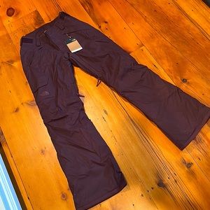 Woman’s NORTH FACE Freedom SKI/SNOWBOARD PANT! Brand new with tags, SIZE SMALL!